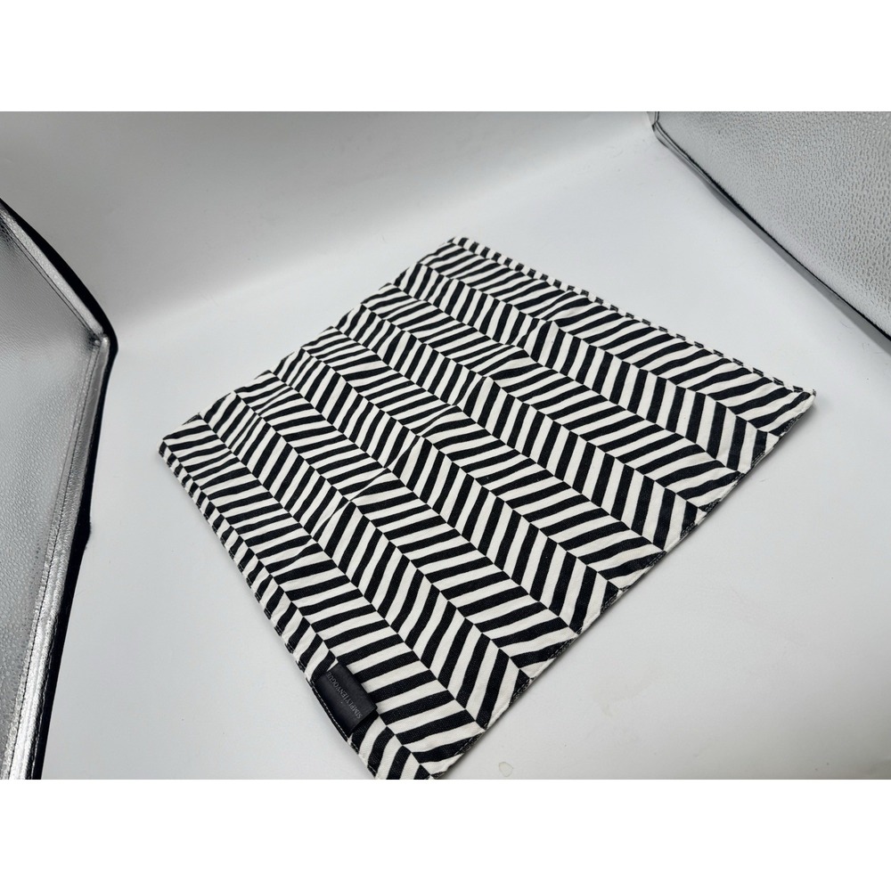 Set of 4 Simply Envogue Chevron Design Chic Placemats Square 12.75" X 13.5"